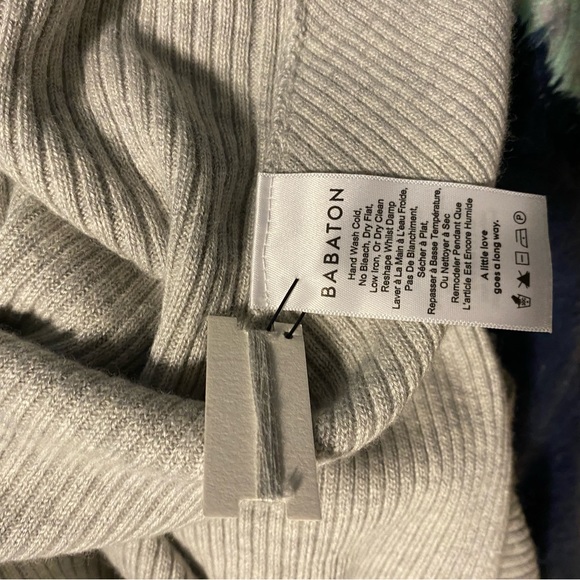 Babaton shirt /sweater - Picture 6 of 7